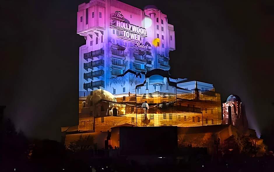 Disney's Hotel Santa Fe®