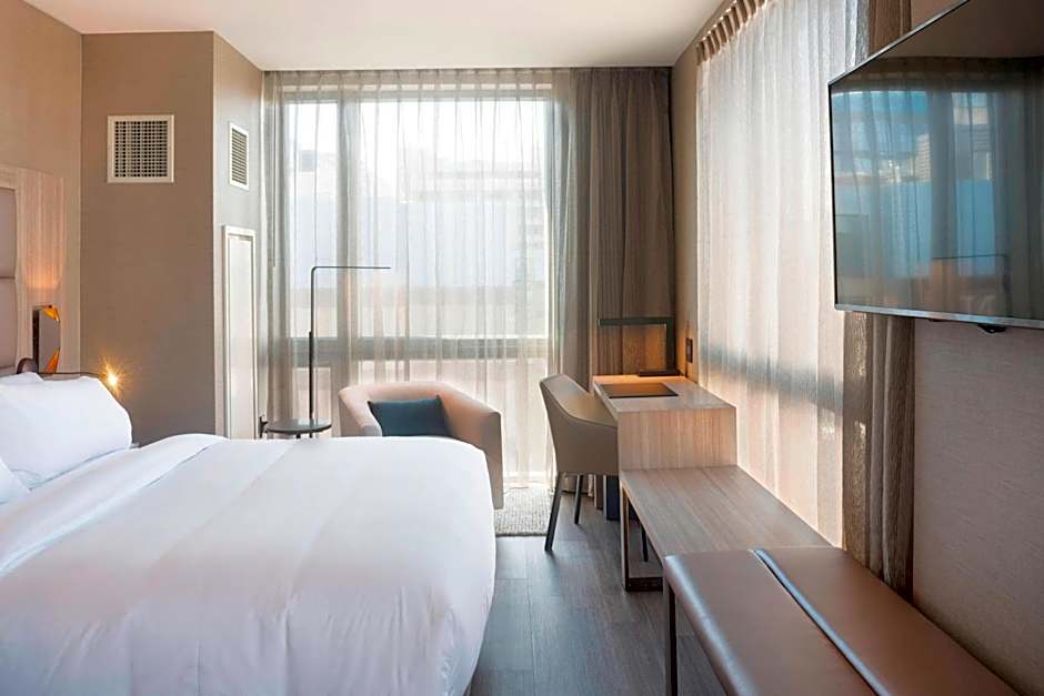 AC Hotel by Marriott Boston Downtown