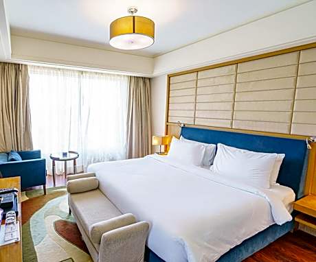 One-Bedroom Suite - 20% Discount on Food & Soft Beverage, Hotel Credit of INR 1000 on Food and Soft Beverages in Restaurants only, , -Buy 1 get 1 free on IMFL drinks from 18:00 to 20:00 Hrs in Ethyl Bar.