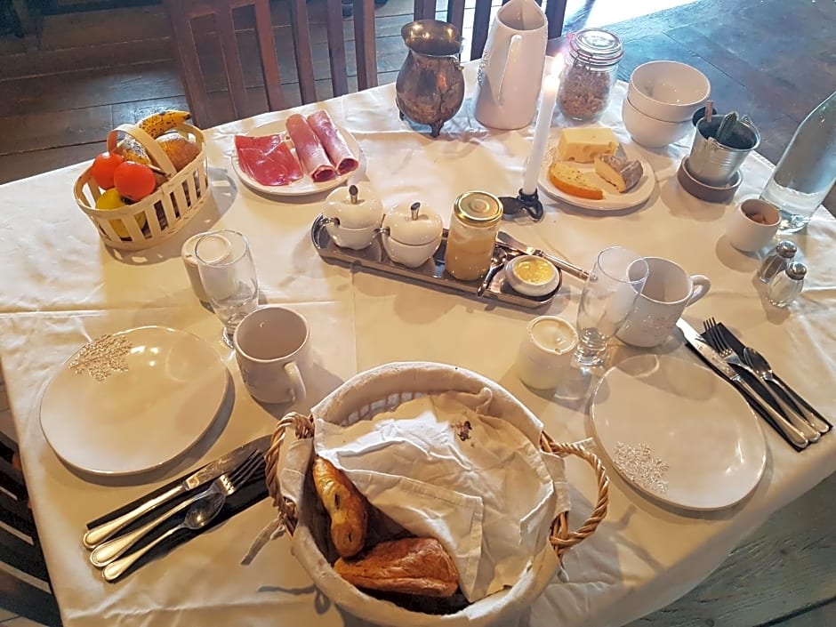 Les Pierres Davélie