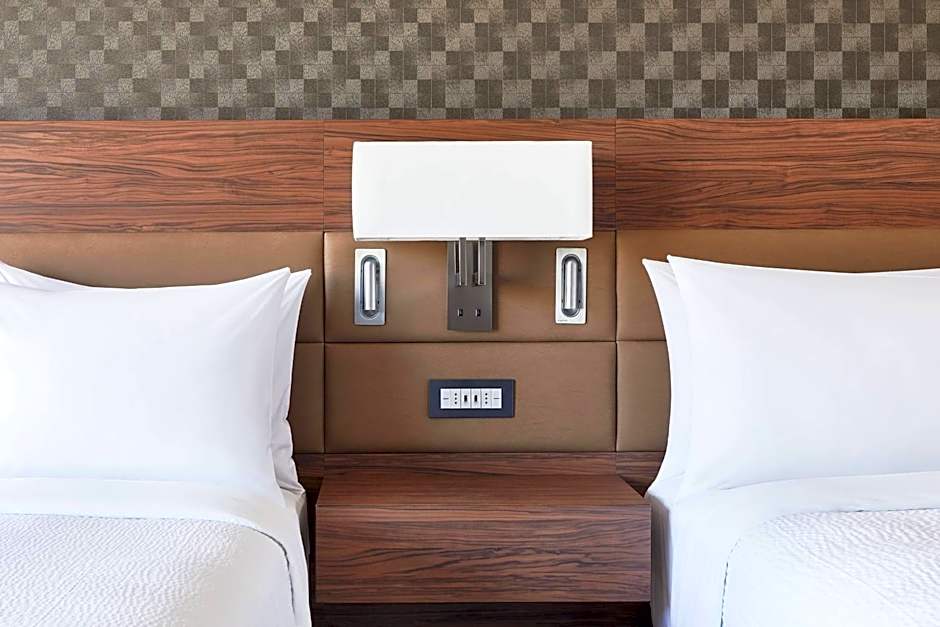 AC Hotel Santiago Cenco Costanera