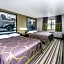 Super 8 by Wyndham Bloomington