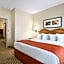 Country Inn & Suites by Radisson, Clinton, IA