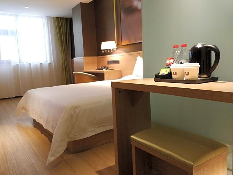 IU Hotel Yuncheng Tiaoshan Street High Speed Railway Station Branch