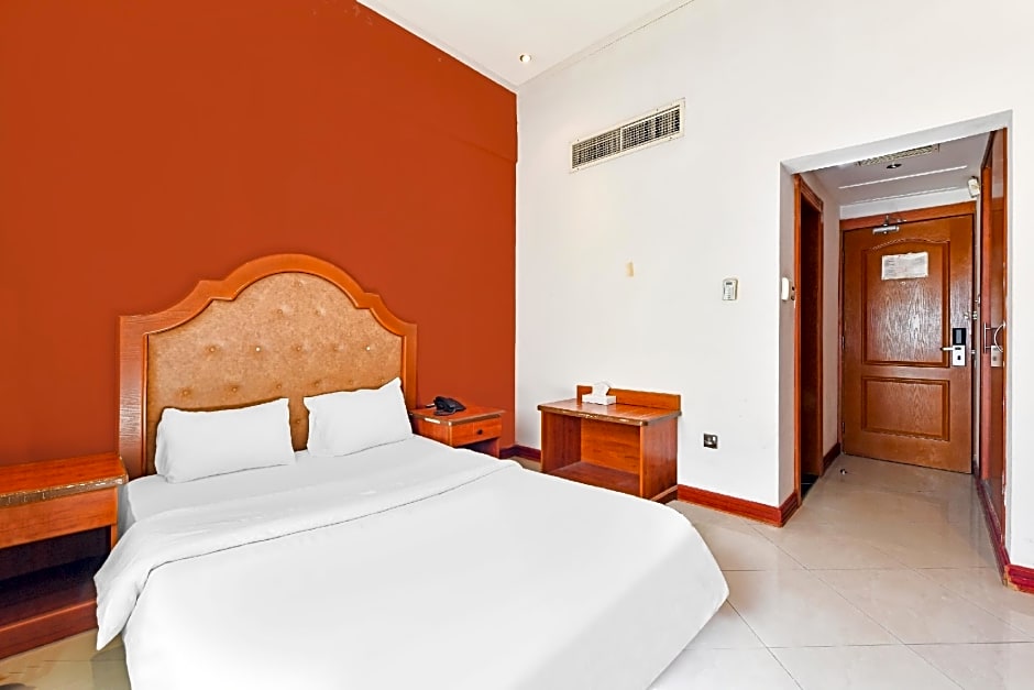 OYO 118 Revira Hotel