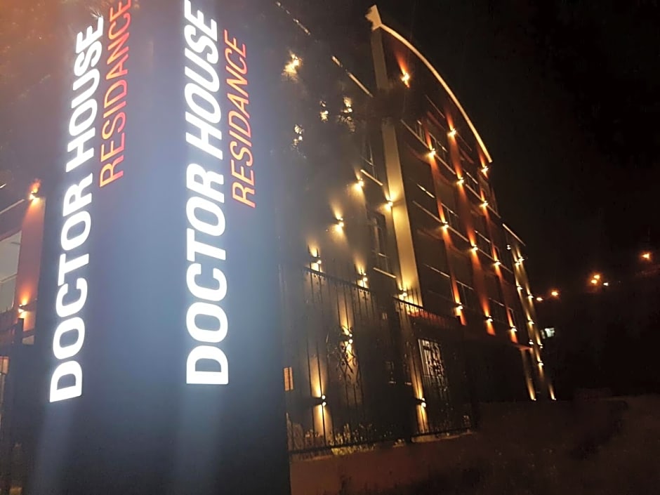 Doctor House Hotel