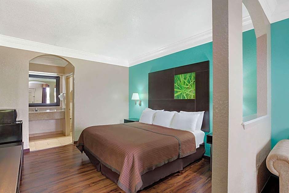 Super 8 by Wyndham Galveston