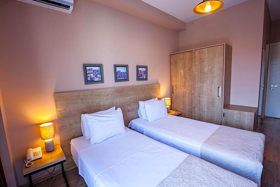 Hotel N16