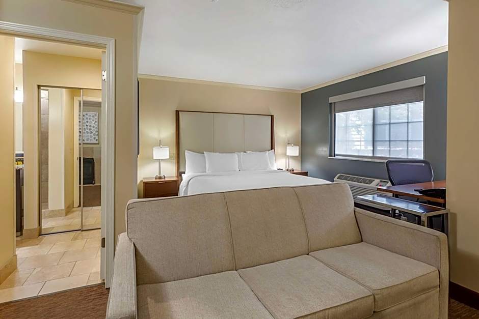 Best Western PLUS Cotton Tree Inn