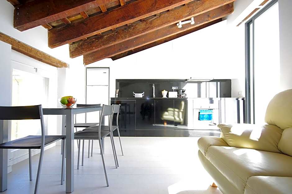 Mosen Sorell Apartments