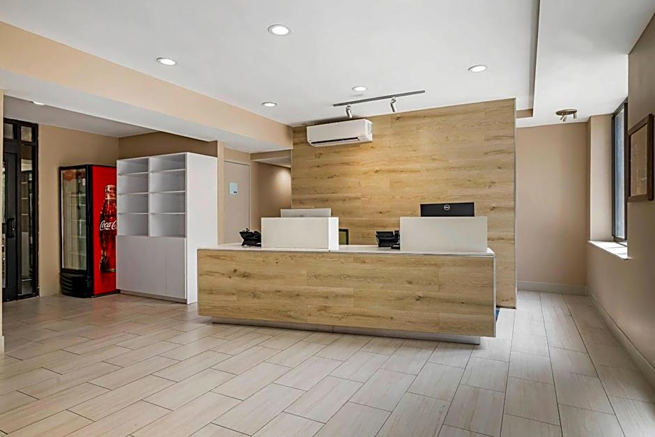 Country Inn & Suites By Radisson Staten Island NY