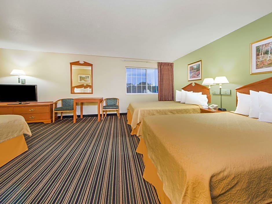 Days Inn Ottumwa – Ottumwa, IA