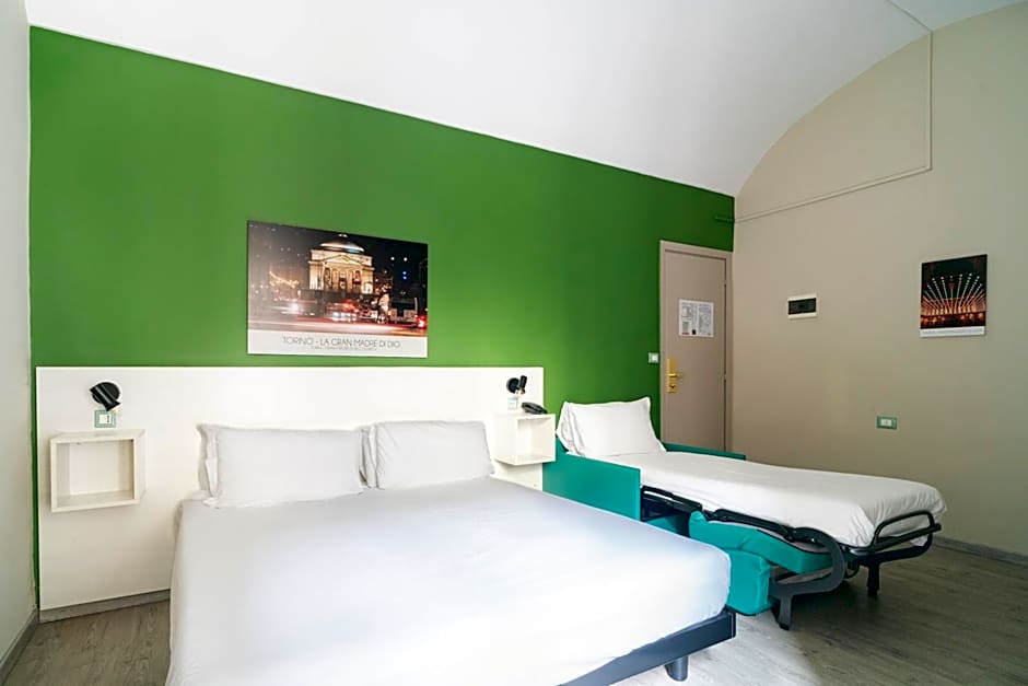 Green Class Hotel Astoria