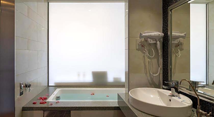 The Cloud Hotel