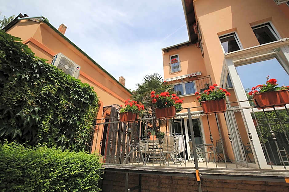 Napraforgó Wellness Ház és Panzió