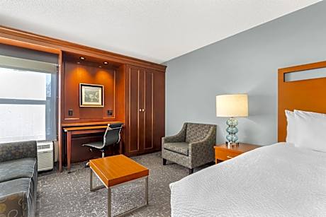 1 King Bed, Non-Smoking, Pillow Top Mattress, 50 Inch Led Television, Microwave And Refrigerator, So