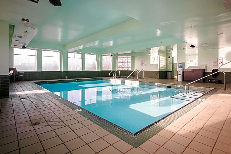 Ramada by Wyndham Surrey/Langley