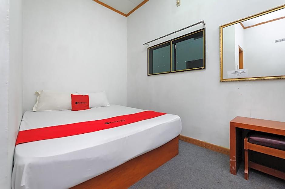 RedDoorz Syariah @ Panglima Nyak Makam Aceh 2