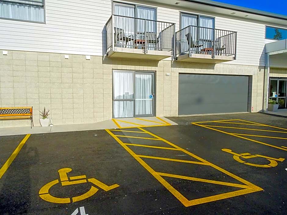 BKs Premier Motel Hamilton