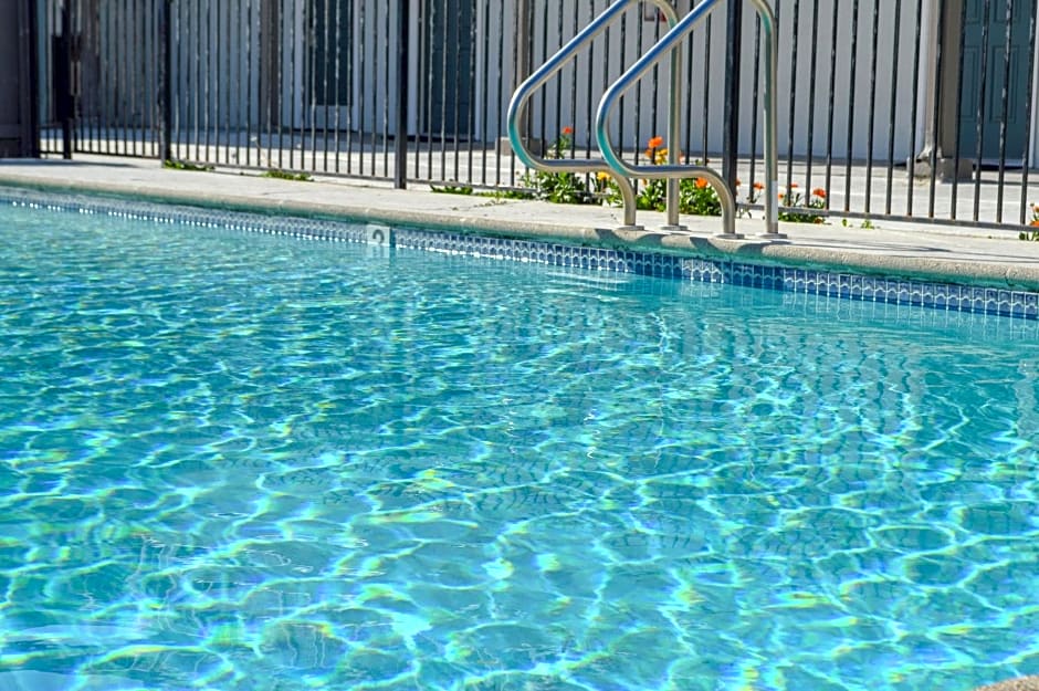 Sea Breeze Inn - San Simeon