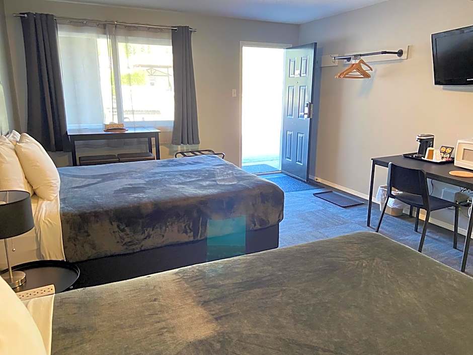 Monashee Lodge