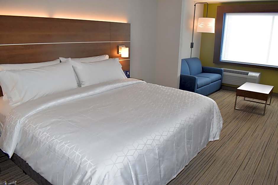Holiday Inn Express And Suites Boston South - Randolph By IHG