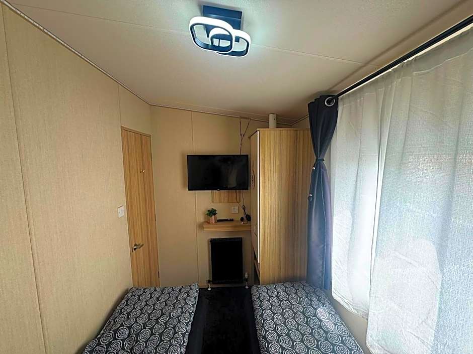 Holiday Park Caravan Fluffy in Harts Holiday Park