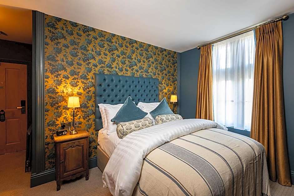 The Red Lion Hotel
