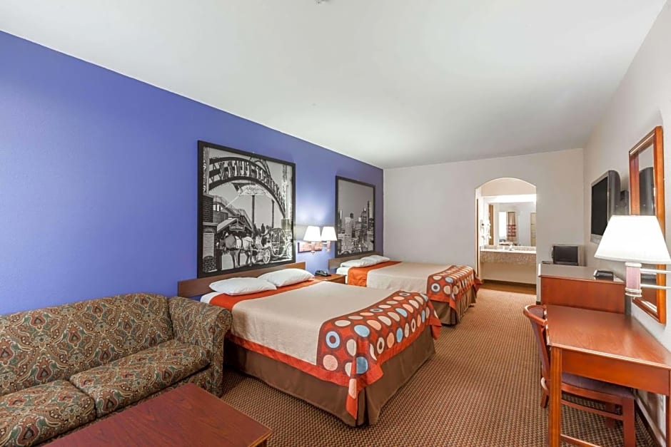 Super 8 by Wyndham Humble/Fm 1960/Hwy 59