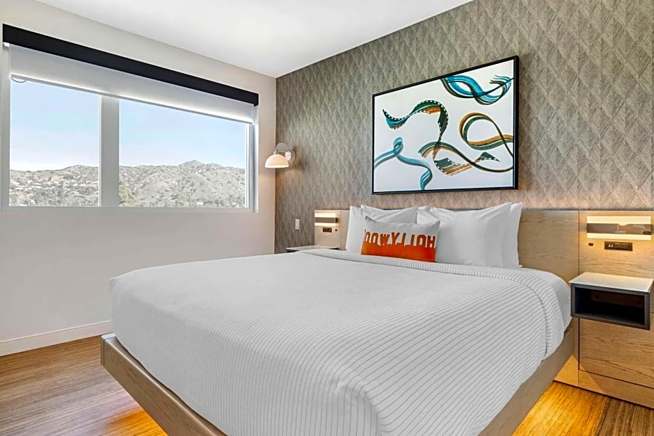 Cambria Hotel Burbank Airport