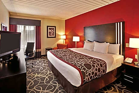 King Room with Bath Tub - Mobility Accessible/Non-Smoking