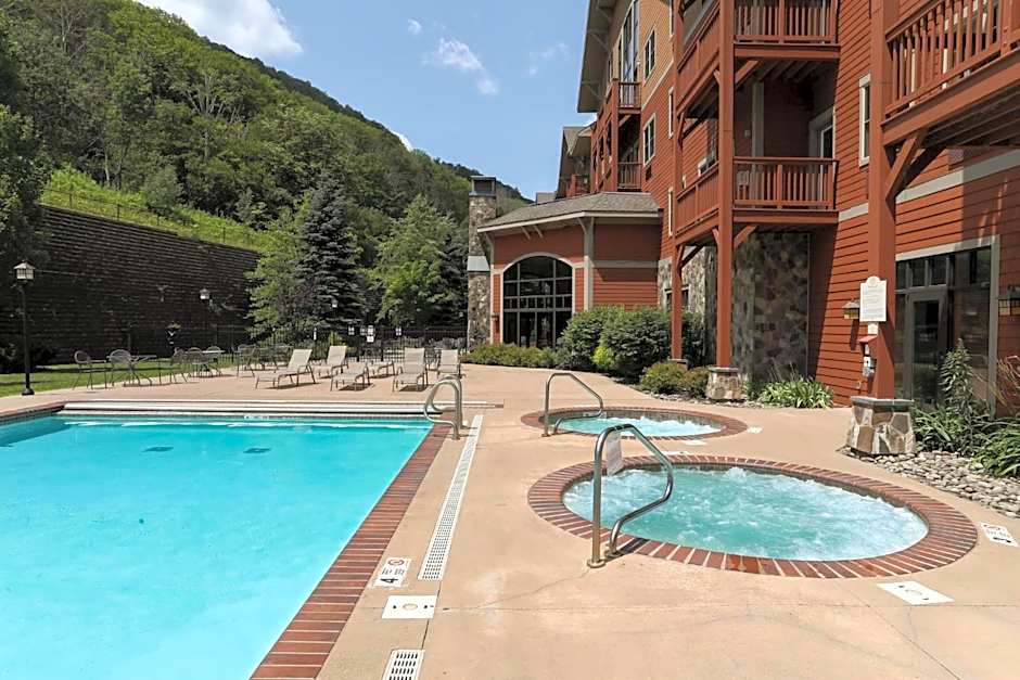 Kaatskill Mountain Club and Condos by Hunter Mountain