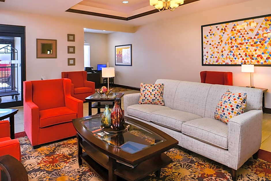 Holiday Inn Express & Suites Pittsburg By IHG