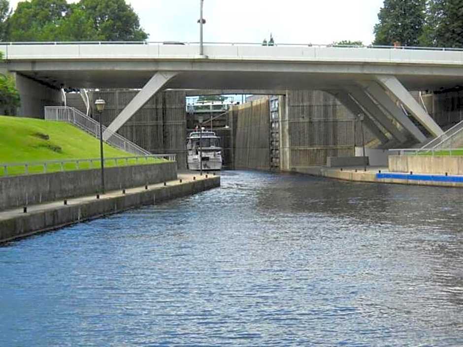 Econo Lodge Smiths Falls