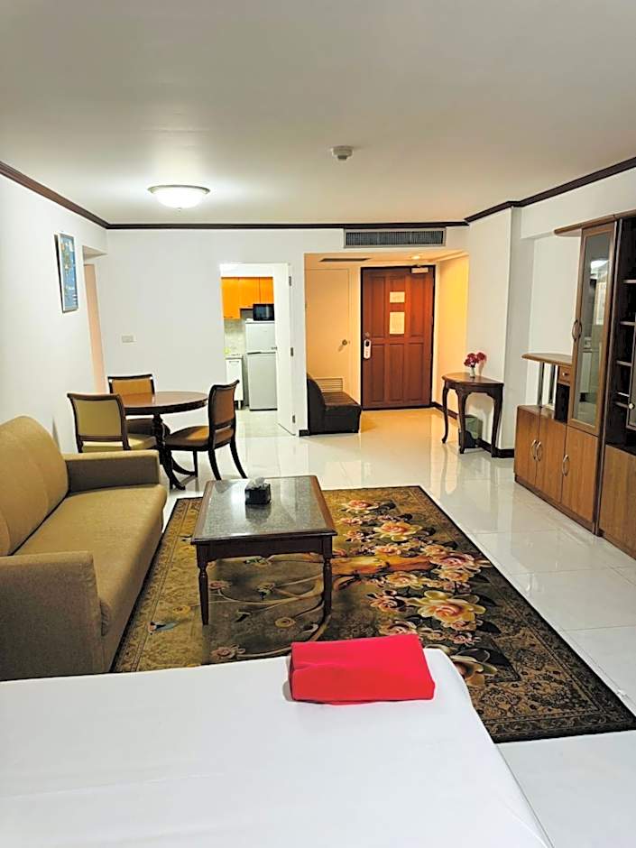 Omni Tower Nana Bangkok - Serviced Apartment on Sukhumvit Soi 4