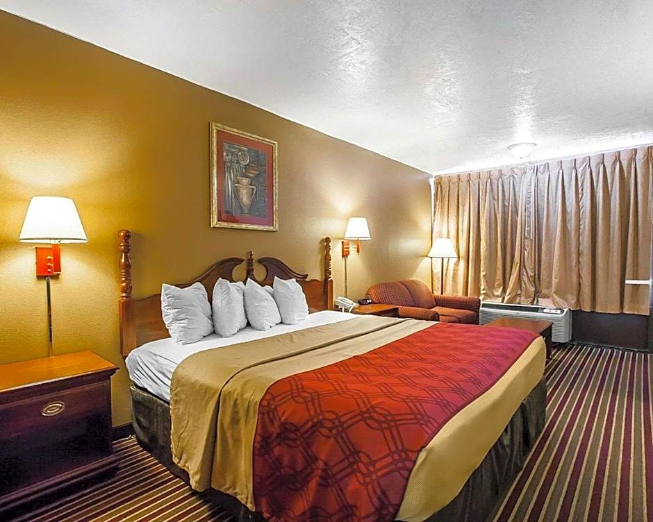 Econo Lodge Dyersburg I-155