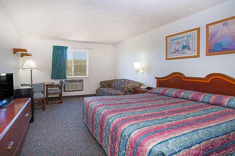 Super 8 by Wyndham Limon