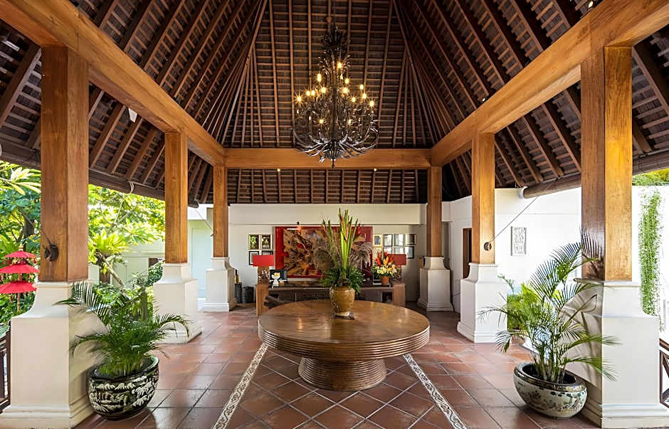 Modern 1BR w/ pool near Petitenget Beach Seminyak