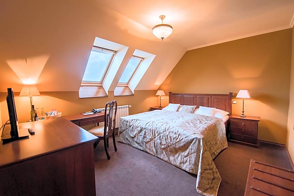 Hotel Octarna - Free On-site Parking