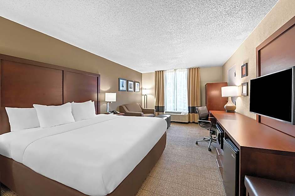 Comfort Inn & Suites Durham near Duke University