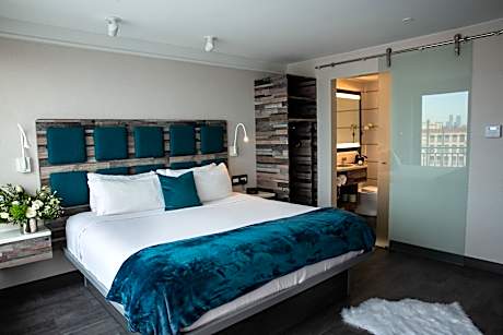 Signature Collection Deluxe King Terrace