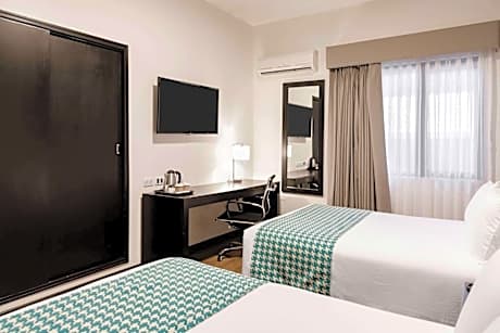 Double Room with Two Double Beds - Non-Smoking