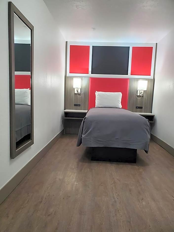 Seven Seas Inn & Suites