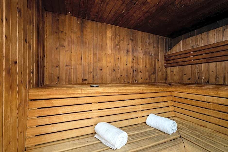 Clarion Aparthotel Toulouse Blagnac Airport