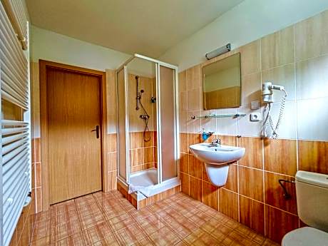Suite (2 Adults)
