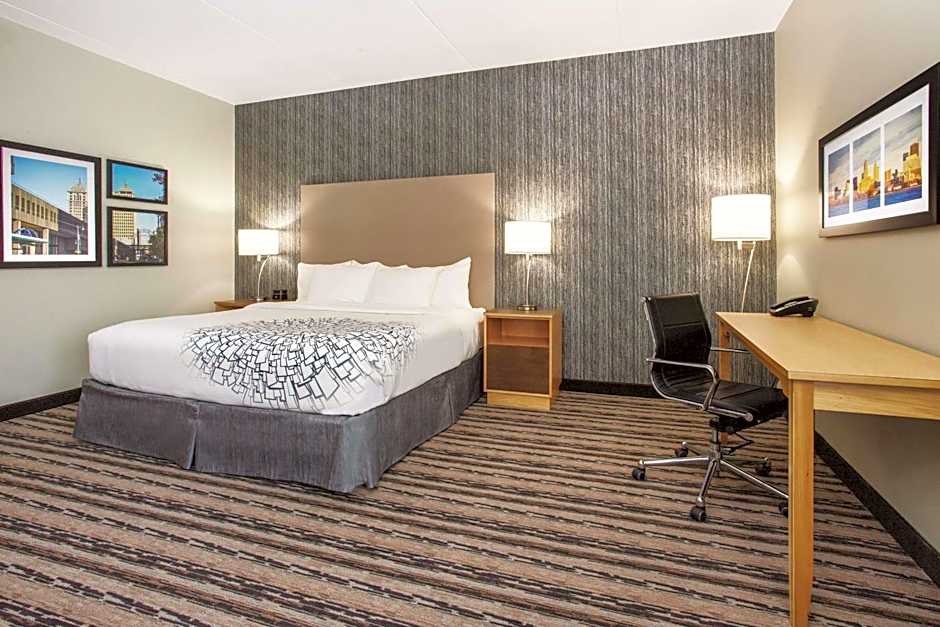 La Quinta Inn & Suites by Wyndham Buffalo Amherst
