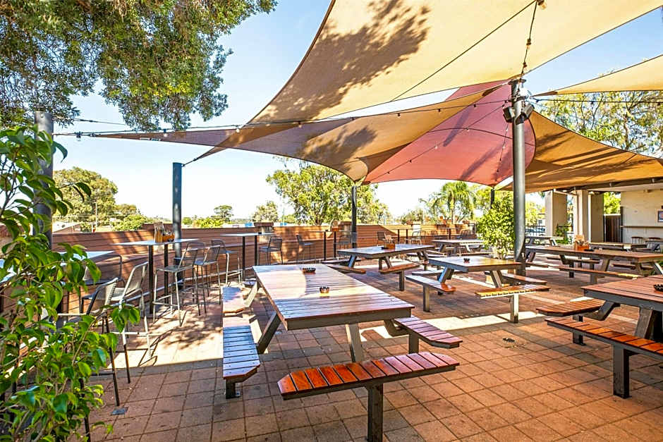 Nightcap at Wanneroo Tavern