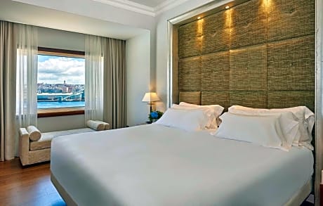 Suite with Sea View with Extra Bed (2 Adults + 2 Children)