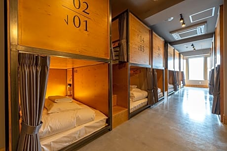 Bunk Bed in Mixed Dormitory Room