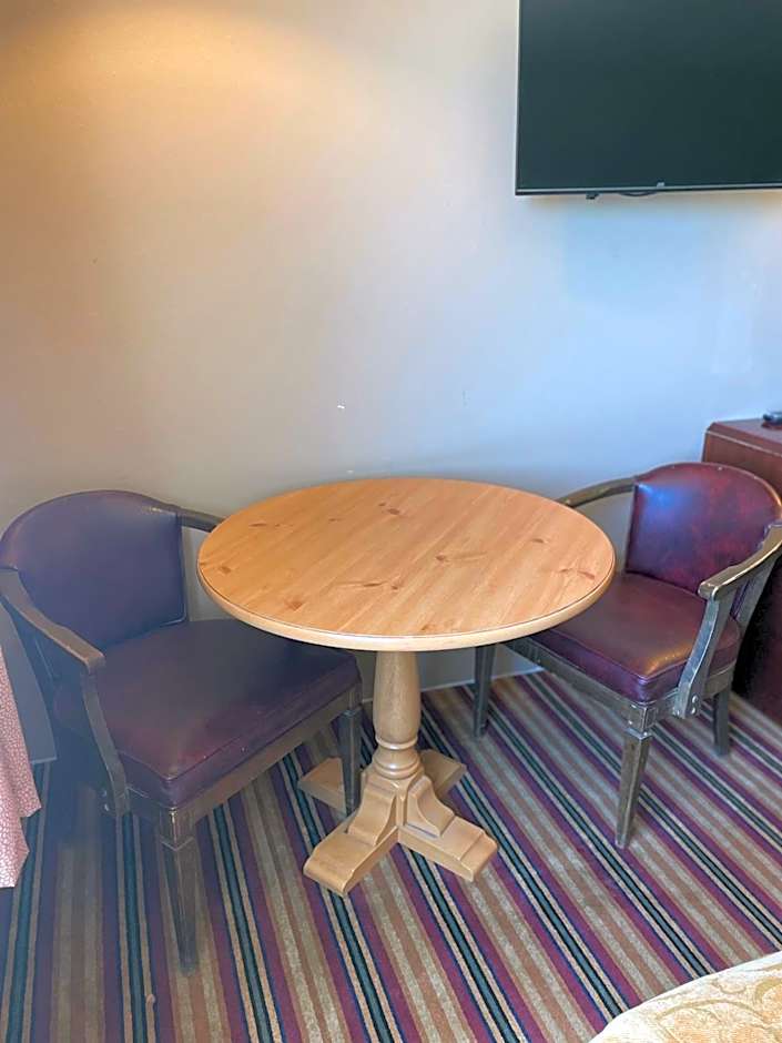 Rawlins Western Lodge